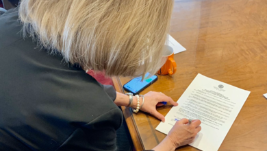 Alcalde Krewson establece $15 por hora como salario mínimo de empleados en el Servicio Civil de la Ciudad