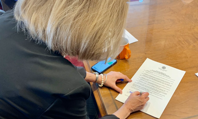 Alcalde Krewson establece $15 por hora como salario mínimo de empleados en el Servicio Civil de la Ciudad