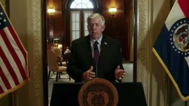 Gobernador de Missouri en Rueda de Prensa el 24 de Marzo, 2020