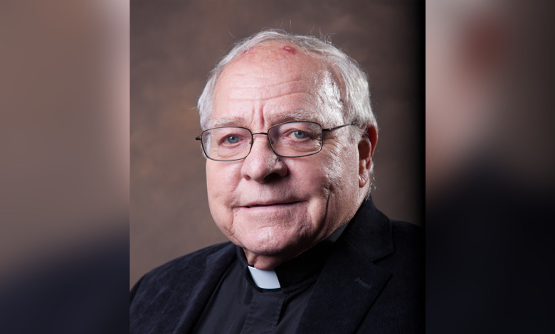 Padre Menner de 77 años fallece por el Coronavirus