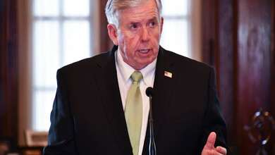 Gobernador de Missouri Michael Parson en Rueda de Prensa el 6 de Mayo, 2020