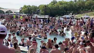Miles se desplazan al Lago de los Ozarks en Missouri para celebrar el Festivo de 'Memorial Day'. 19