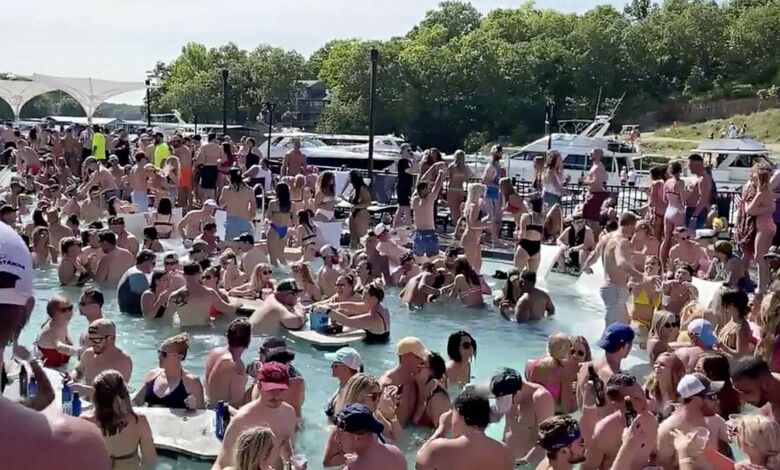 Miles se desplazan al Lago de los Ozarks en Missouri para celebrar el Festivo de 'Memorial Day'. 1