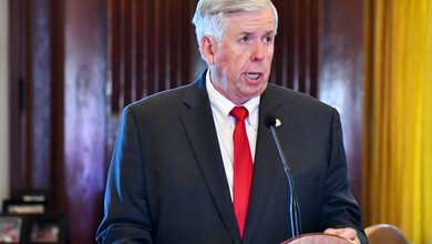 Gobernador Michael Parson anuncia Fase 2 en apertura tras Pandemia