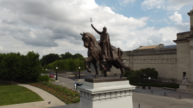 Estatua de St.Louis en Forest Park © J.Klein