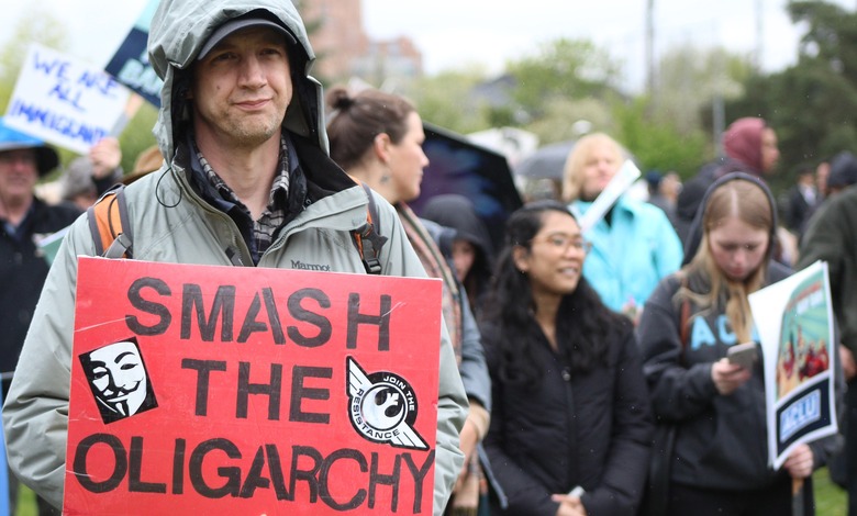 Brentwood, East St.Louis y otras municipalidades activan estado de excepción; Toque de queda después de las 9pm