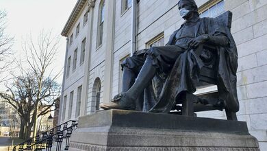 Harvard dará la bienvenida en otoño a una parte de sus estudiantes 66