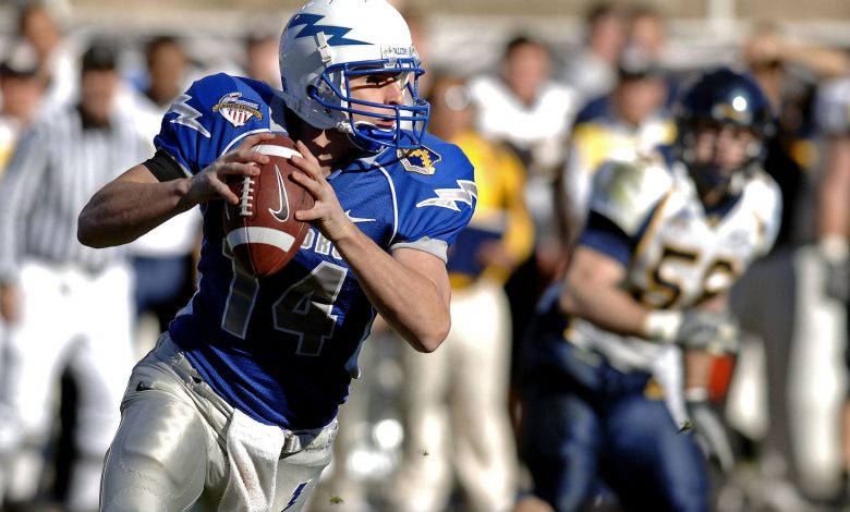 Gobernador de Illinois frena los deportes juveniles y recreativos en el estado; excluye deportes universitarios.