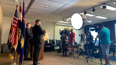 Ejecutivo Sam Page defiende su tratamiento de la pandemia de COVID en el Condado de St.Louis 14