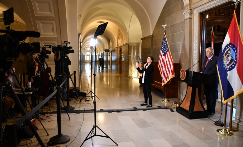 Gobernador de Missouri modificará restricciones de cuarentena para estudiantes y maestros 1