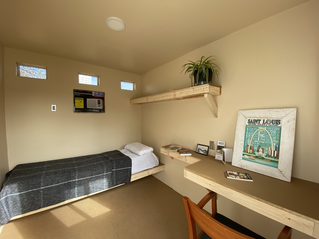 Alcaldesa Lyda Krewson anuncia nueva iniciativa de "Pequeños Hogares" para las personas sin vivienda en la ciudad de St. Louis 2