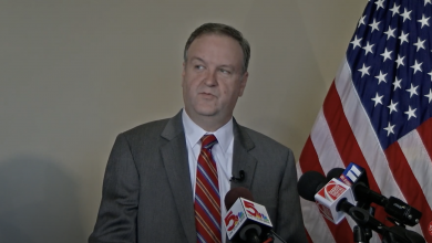 Ejecutivo del Condado de St. Louis, Sam Page implementará nuevas restricciones por COVID en el Condado de St.Louis