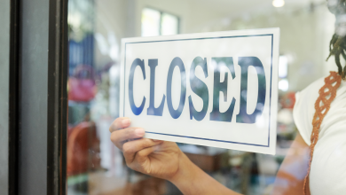 Restricciones limitan los grupos y cierra comedores dentro y fuera en el Condado