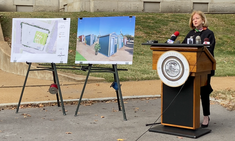 Alcaldesa Lyda Krewson anuncia nueva iniciativa de "Pequeños Hogares" para las personas sin vivienda en la ciudad de St. Louis 1