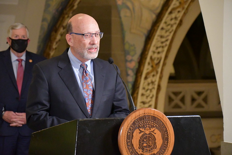 Gobernador Parson anuncia refuerzo de personal médico para asistir con aumento de casos de COVID en Missouri 2