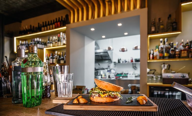 Bares y Restaurantes podrán cerrar a las 11pm