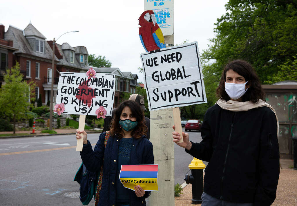 Manifestación en Solidaridad con el Pueblo Colombiano celebrado en St. Louis 9