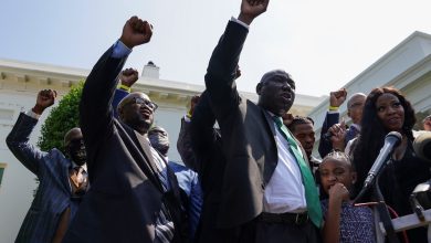 Biden recibe a la familia de George Floyd en la Casa Blanca 14