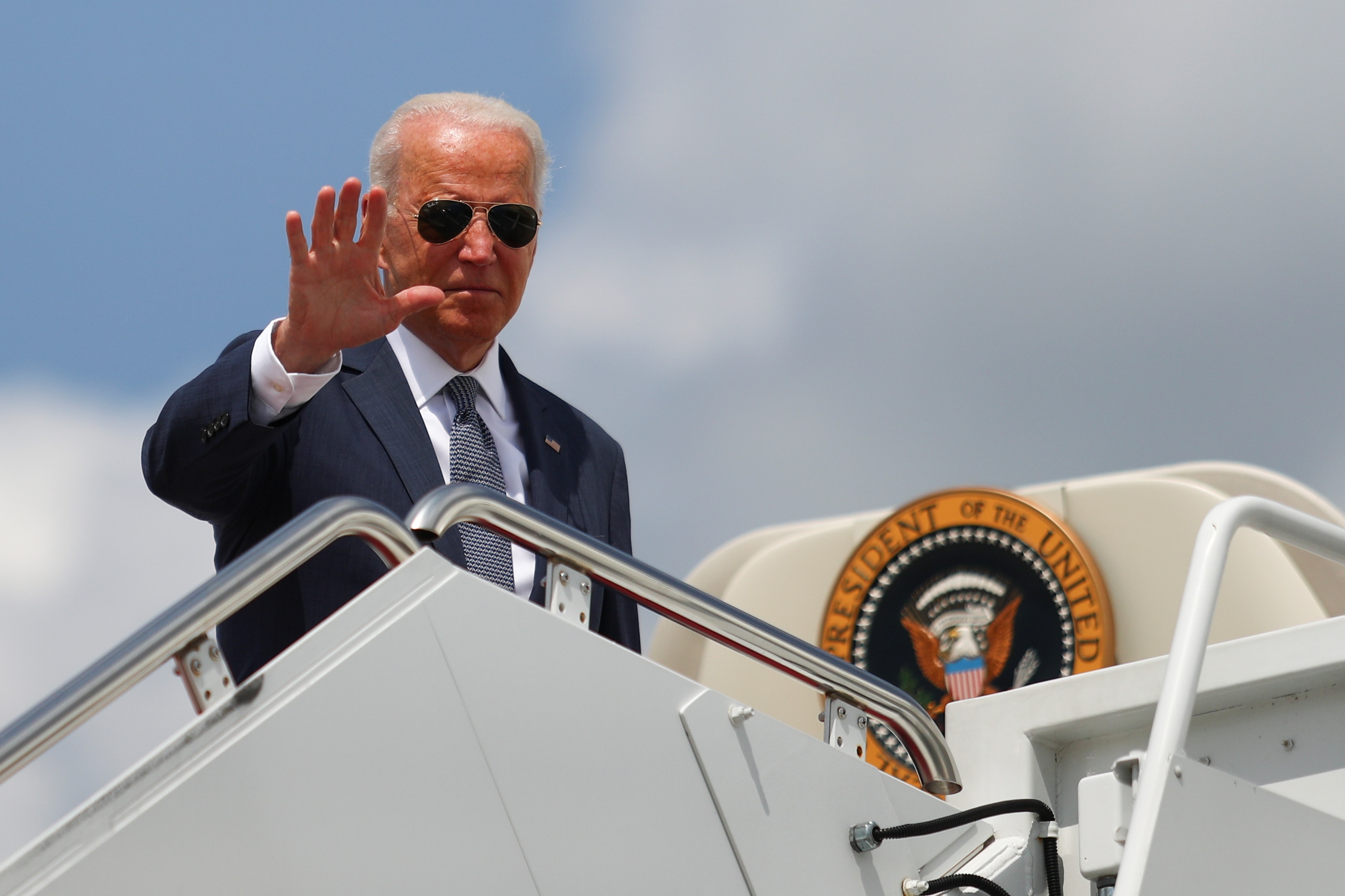 Biden busca fomentar la competitividad económica por decreto 1