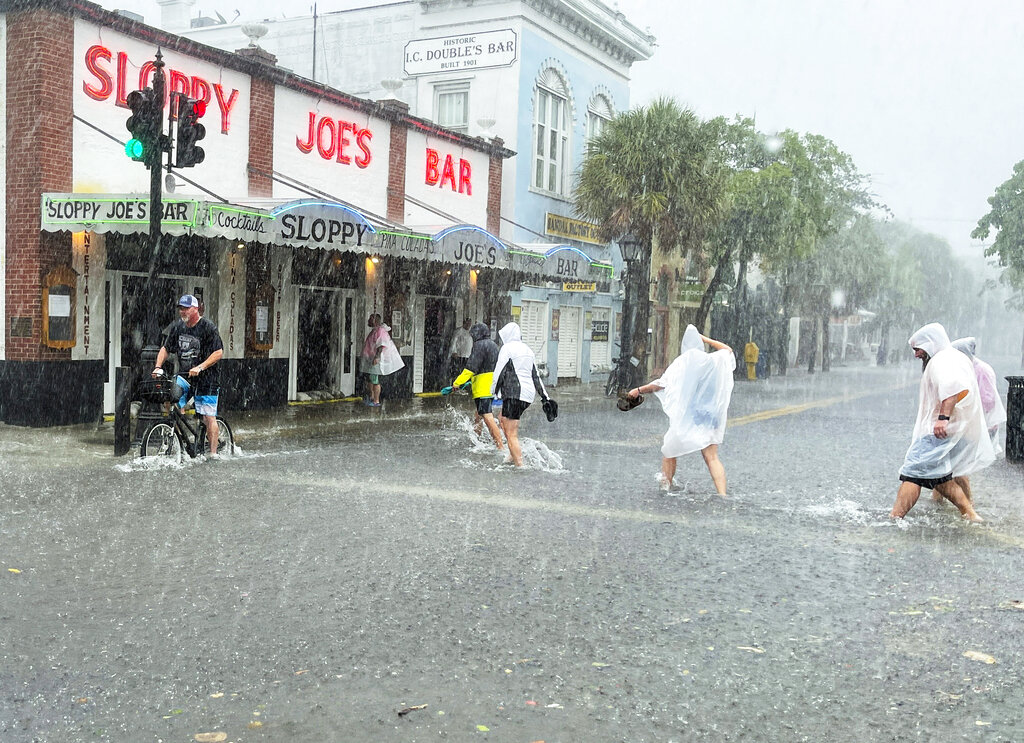 Tormenta tropical Elsa empapa costa oeste de la Florida 1