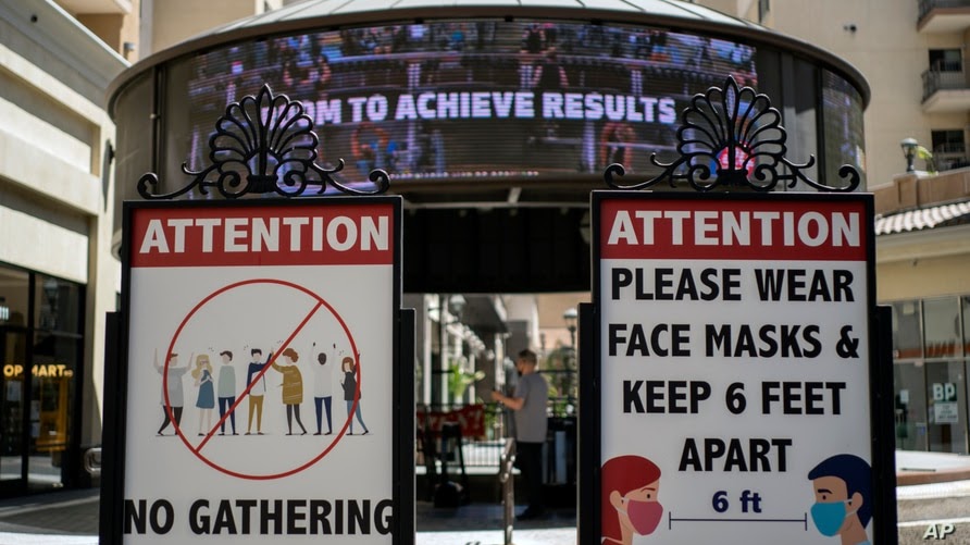 Departamento de Salud de EE.UU. exigirá vacunas a unos 25.000 funcionarios 1