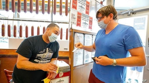 Entra en vigor el mandato de vacunación para entrar a bares y restaurantes en Nueva York 1