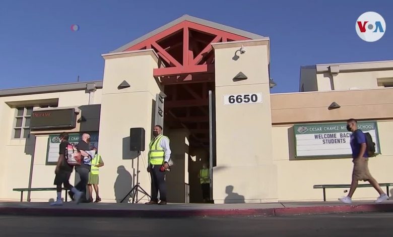 Estudiantes en California regresan a clases tras más de un año de educación virtual 1