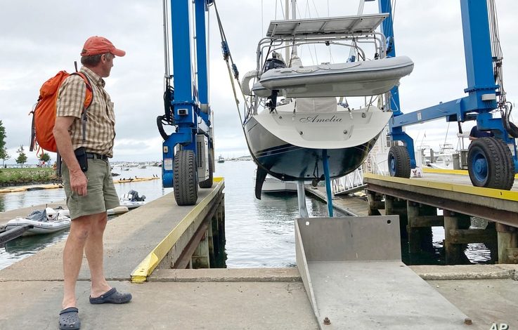 Henri se fortalece a huracán, avanza hacia el noreste de EE. UU. 1