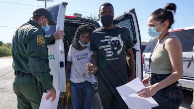 Amparándose en la pandemia, EE. UU. expulsa a la mayoría de los migrantes que llegan a la frontera sur 52