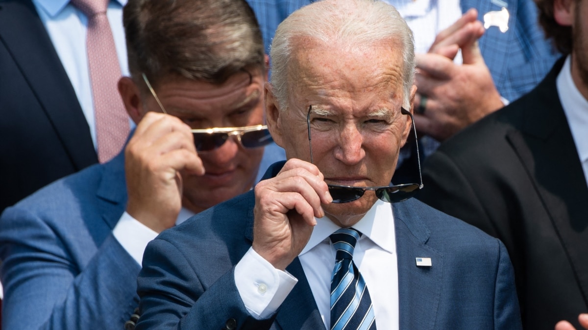 Biden enfrenta división entre su propio partido mientras su popularidad cae, según encuestas 2