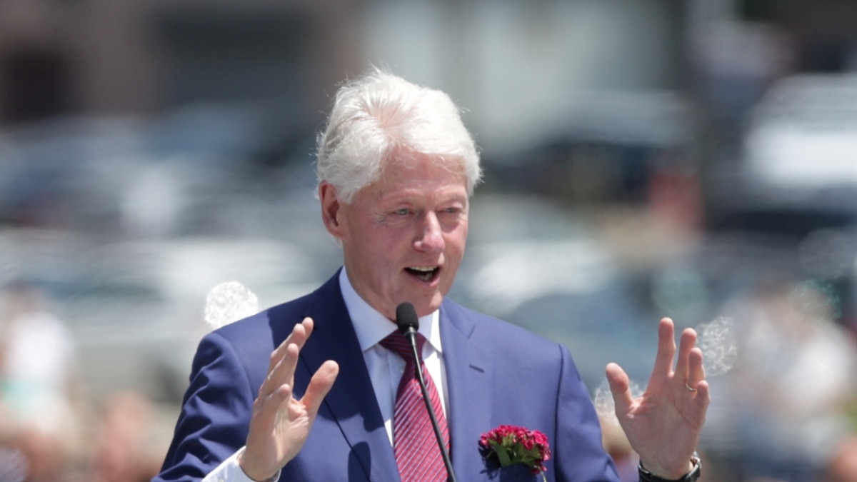 Bill Clinton se recupera de una infección en un hospital 2