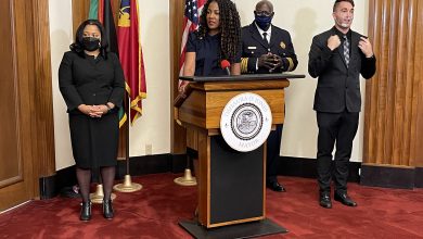 La Alcaldesa de la Ciudad de St. Louis Tishaura O. Jones anunció en rueda de prensa hoy día la disponibilidad de hasta $5.5 millones de dólares en forma de deuda siempre y cuando los fondos sean usados para el mejoramiento del Departamento de Policía Metropolitana.