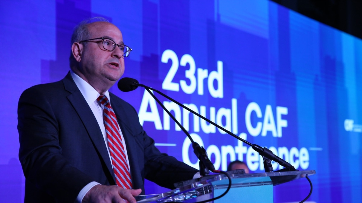 ¿Cuánto ha cambiado América Latina en tres décadas?: analista Michael Shifter habla previo a su retiro 2