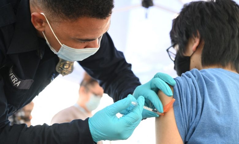 El 80% de los estadounidenses ya está vacunado contra el COVID-19 1