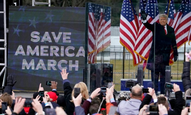 Panel del Congreso emite citaciones a 6 allegados a Trump 1