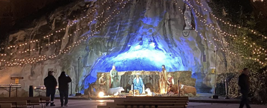 Way of Lights: Tradición Navideña en Belleville, Illinois 3