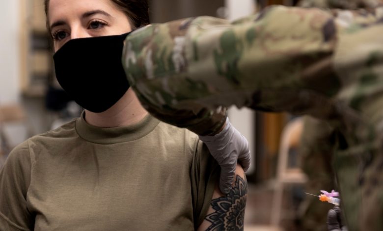 EE. UU.: Fuerza Aérea despide a 27 miembros por rechazar vacuna 1