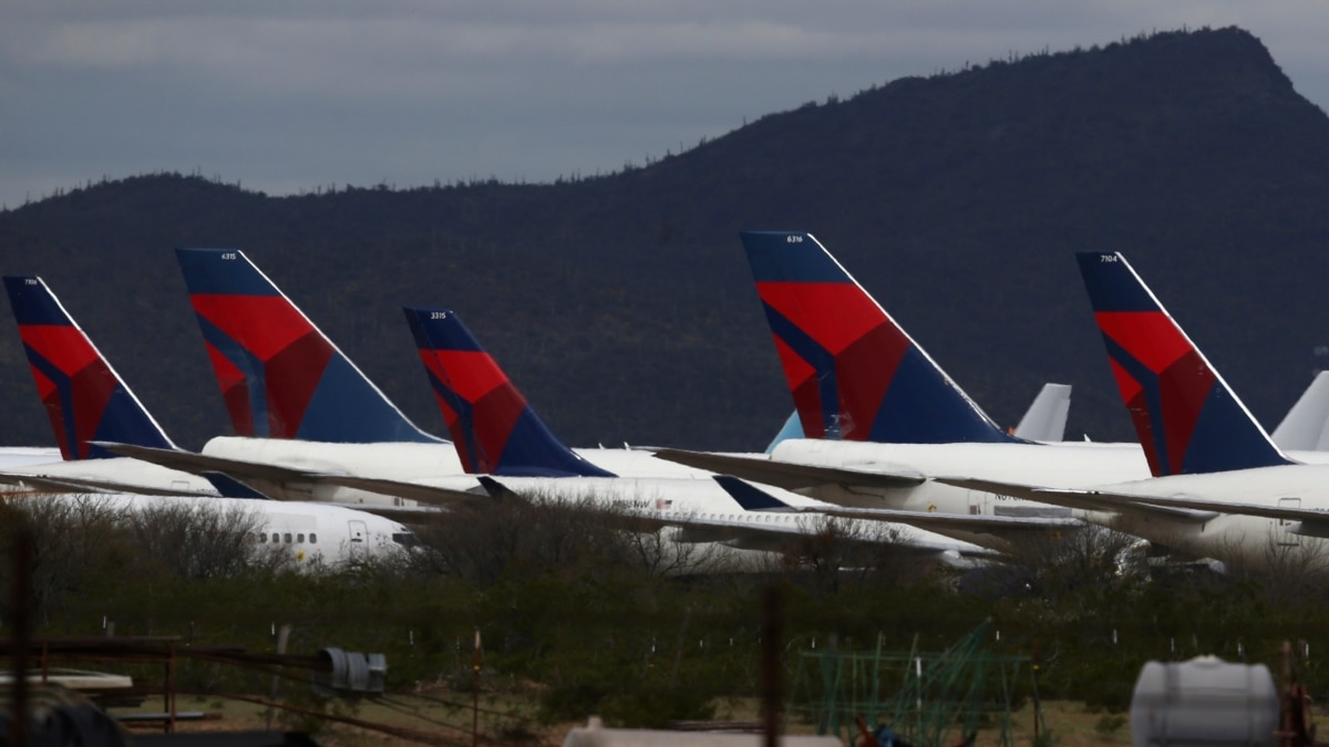 United y Delta cancelan más de 200 vuelos de Nochebuena por impacto de ómicron 2