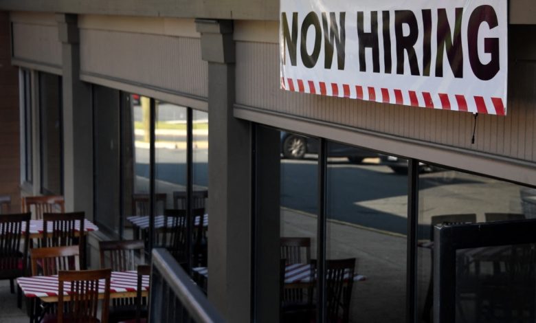 Las solicitudes de subsidio por desempleo en EE. UU. caen por debajo de las 200.000 1