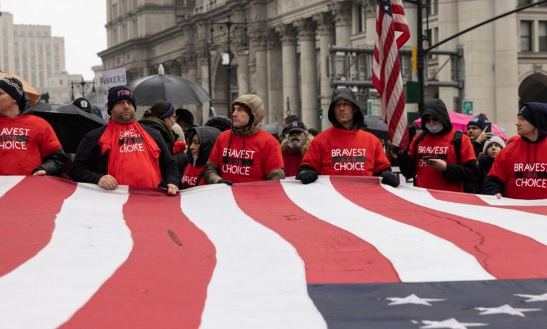 Nueva York se prepara para despedir a miles de funcionarios por no vacunarse 1