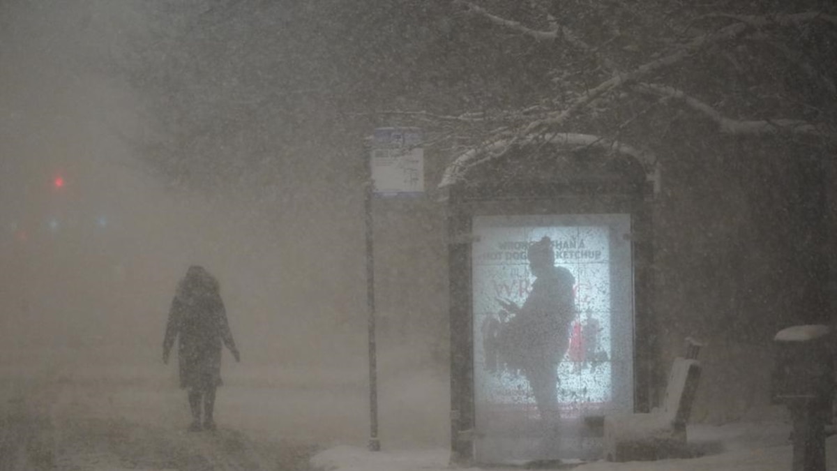Tormenta invernal de nieve y lluvia helada se desplaza por EE. UU. 2