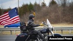 Convoy que protesta por mandatos de COVID-19 circunvala Washington por segundo día 30
