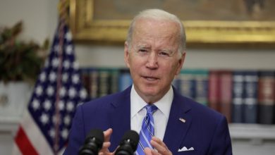 Biden destaca reducción de déficit federal y defiende su plan económico 77