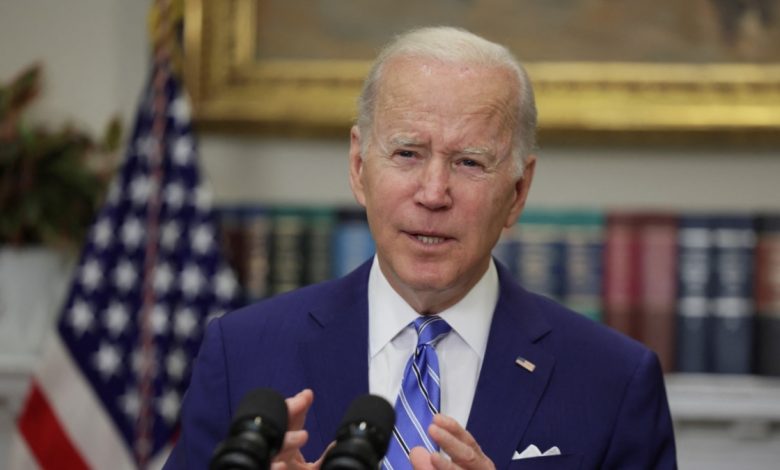 Biden destaca reducción de déficit federal y defiende su plan económico 1