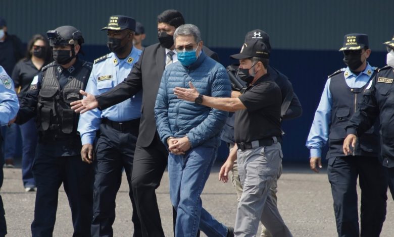 Mejora situación de expresidente de Honduras en cárcel de EEUU 1