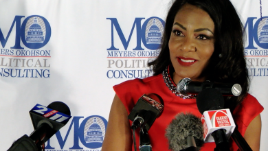 La recién electa Tishaura Jones en la noche electoral que le dió la victoria en ser la primera mujer afrodescendiente en ocupar el cargo dirigente de la ciudad de St. Louis - foto: J.Klein