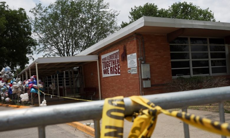 Un superviviente de un tiroteo masivo testificará ante panel de Cámara de Representantes EEUU 1