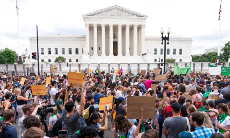 Corte Suprema de Texas bloquea orden que reanudaba abortos