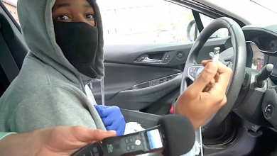 Una demostración por un jóven muestra lo fácil que arrancar un KIA sin tener la llave de arranque.