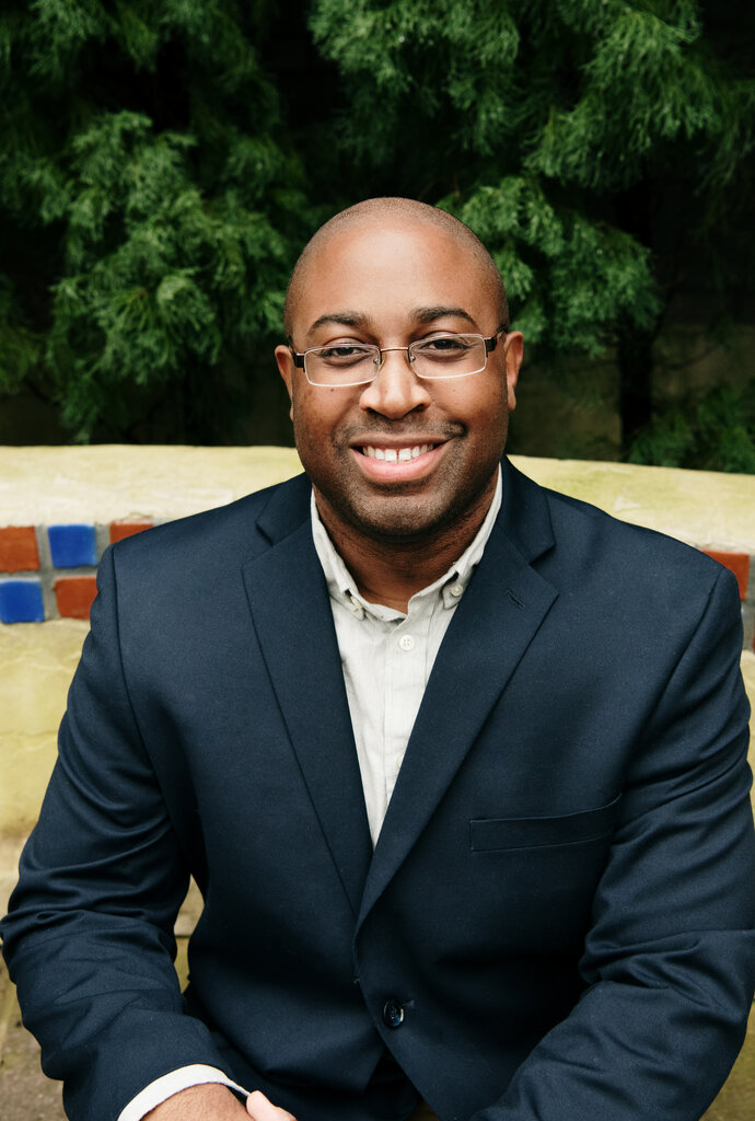 Alcaldesa nombra a Adam C. Pearson como nuevo director del Departamento de Servicios Humanos de St. Louis Ciudad 1